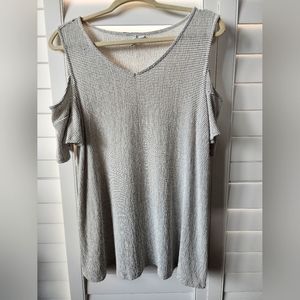 Womens blouse by Elle